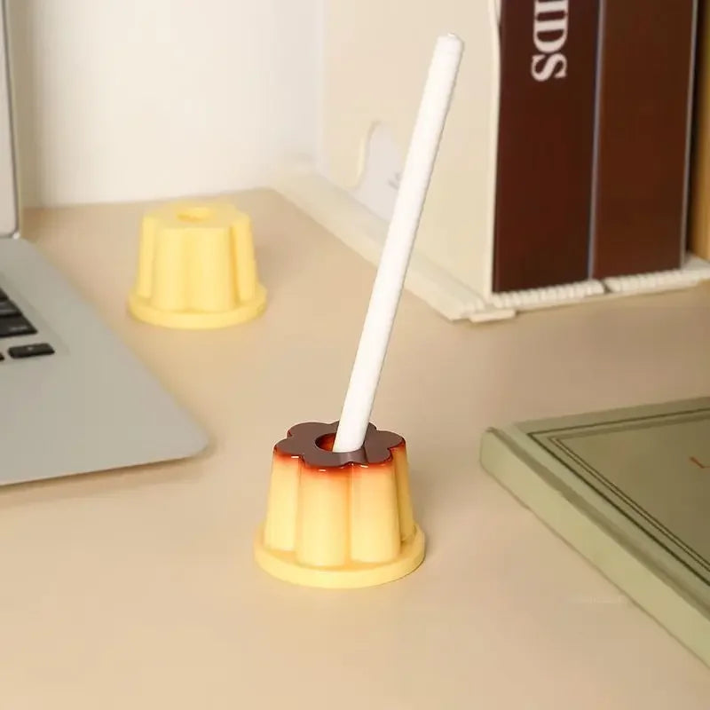 Pudding Pen Holder